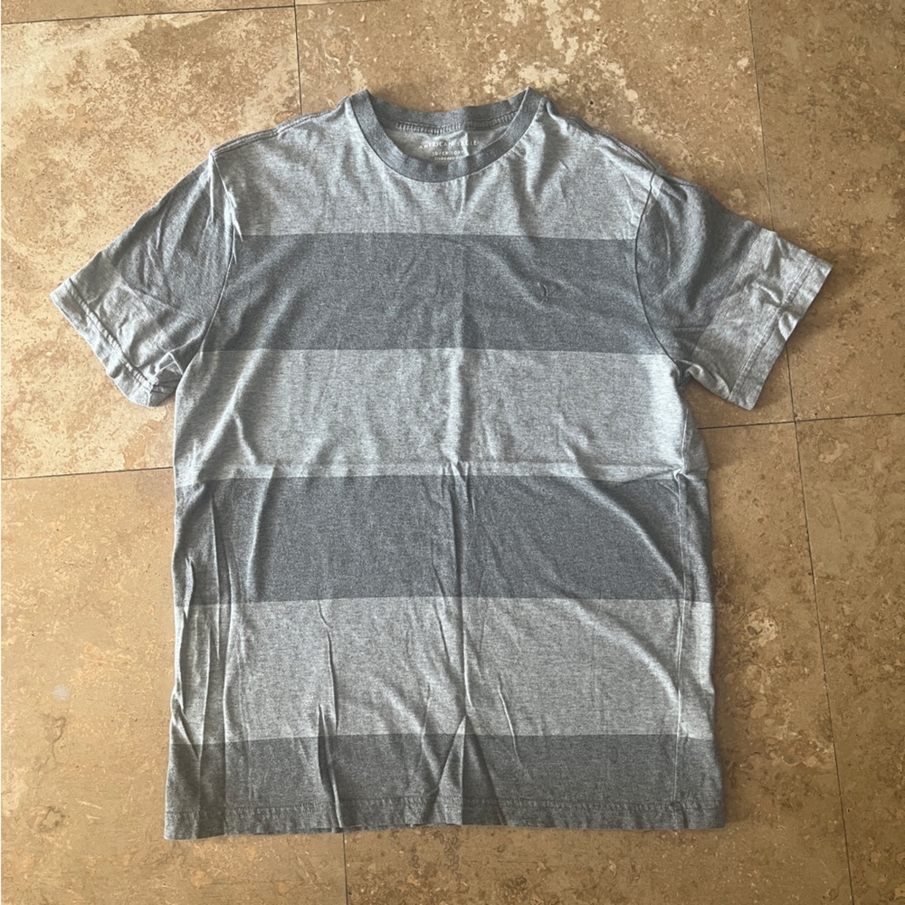 American Eagle Outfitters Gray Short Sleeve Tee